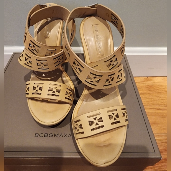 BCBG Max Azria wedges - Picture 7 of 9